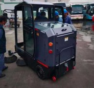 人工清掃效率低？用電動掃地車